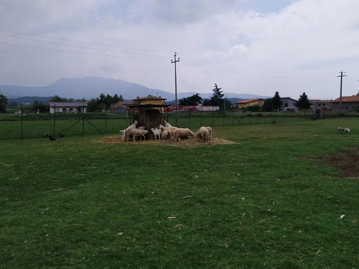 Farm stay Ca Del Ponte Villa Costermano